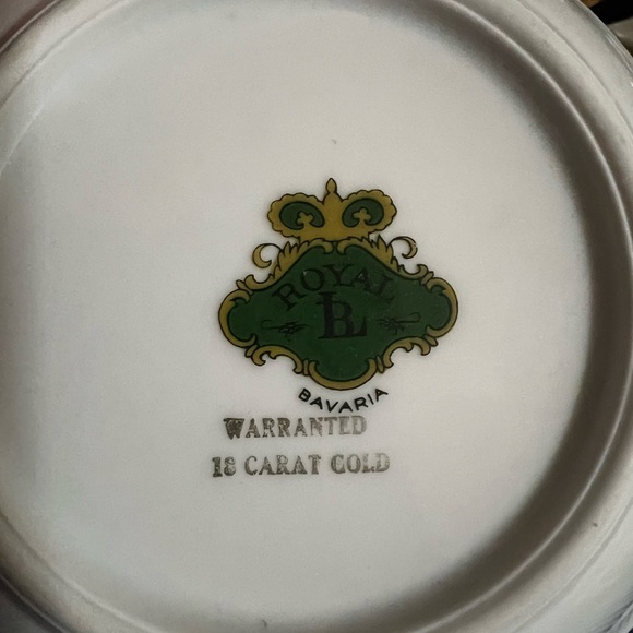 Vntg. Royal LB Bavaria single serving bowl. Signed warranted 18k gold. 5.4”x1.2” - Picture 10 of 14